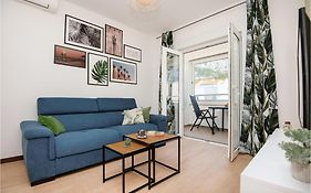 1 Bedroom Beautiful Apartment In Baska Voda