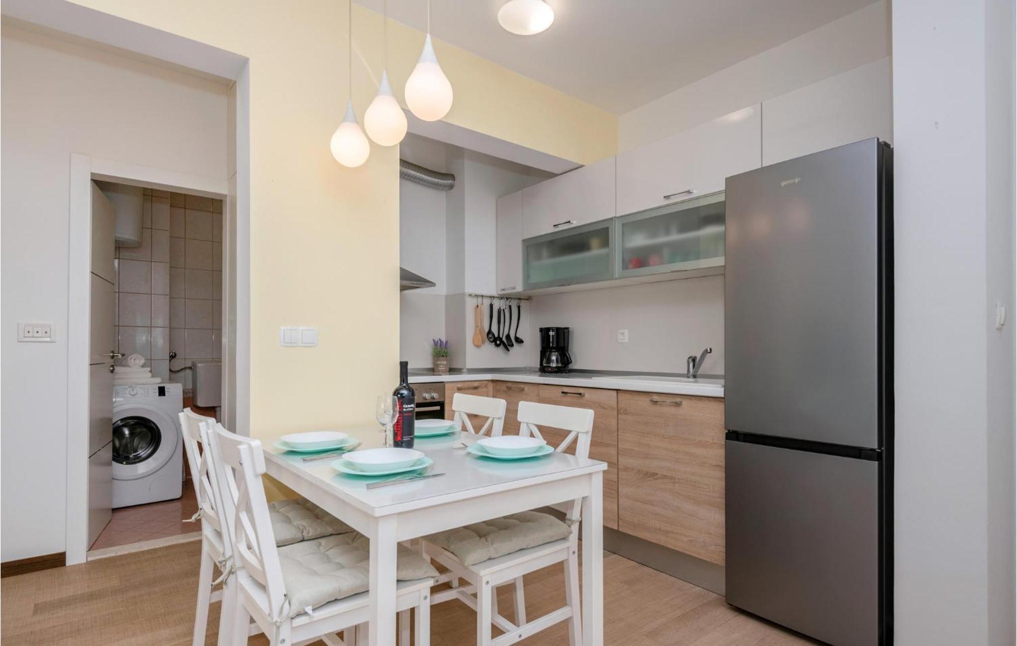 1 Bedroom Beautiful Apartment In Baška Voda Exteriér fotografie