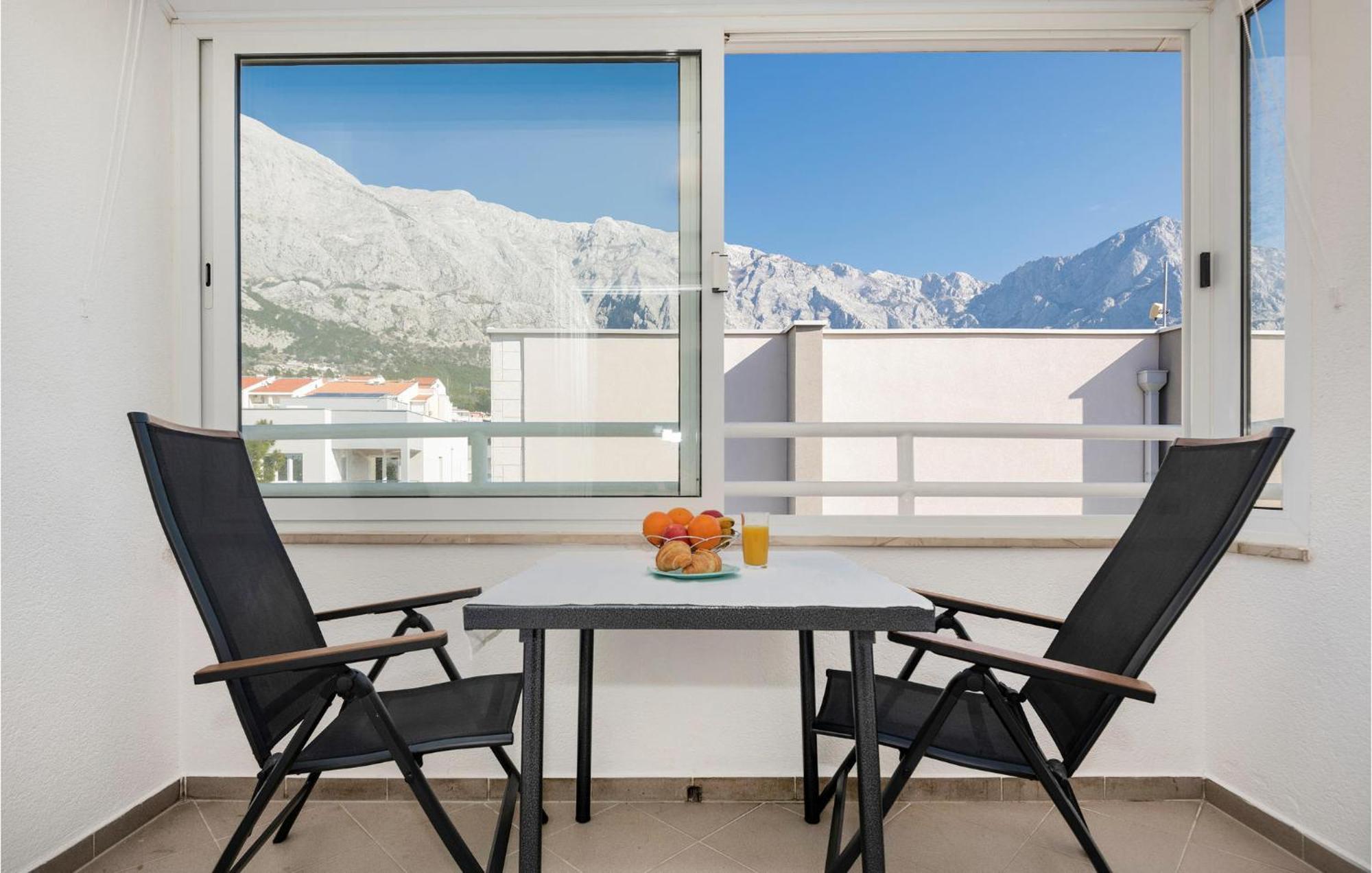 1 Bedroom Beautiful Apartment In Baška Voda Exteriér fotografie