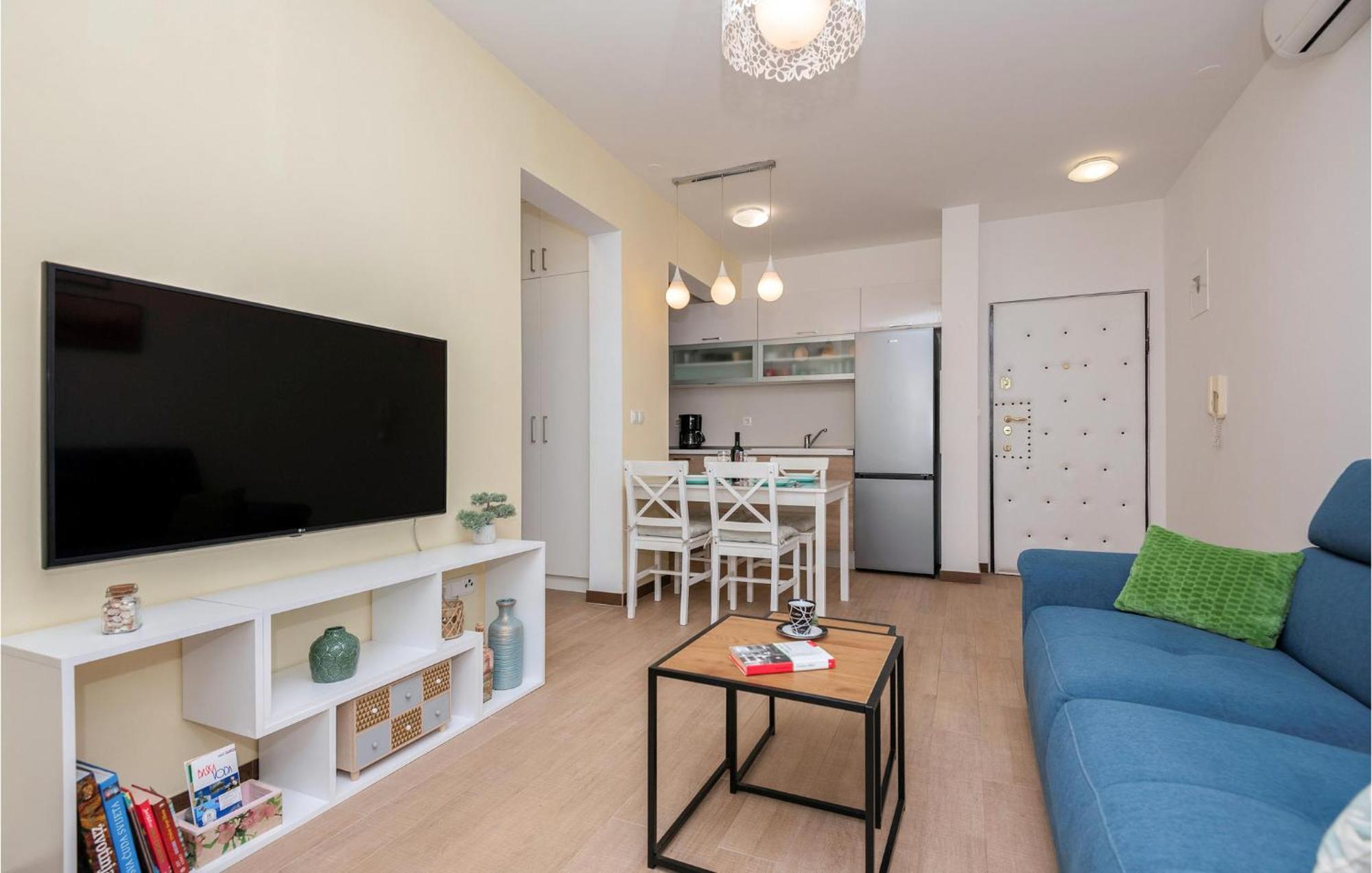 1 Bedroom Beautiful Apartment In Baška Voda Exteriér fotografie